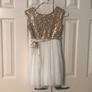 Toulle skirt, gold sequin dress
